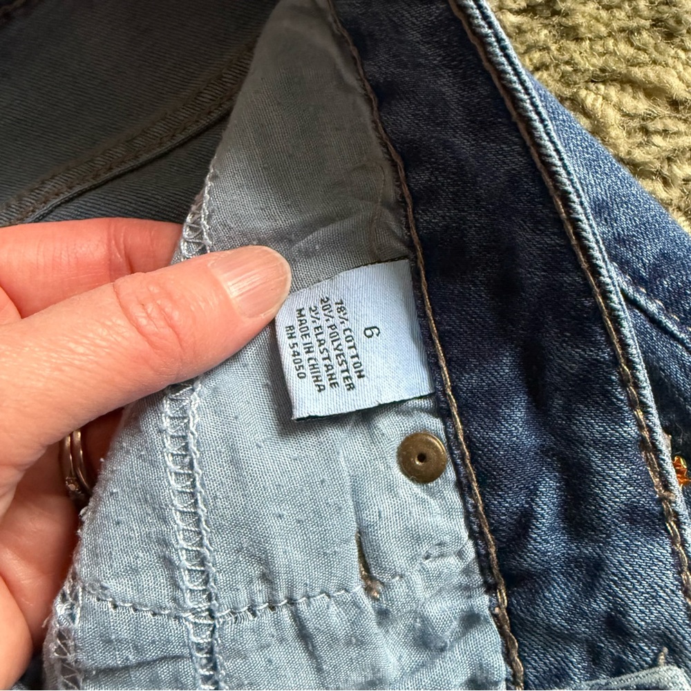 ✨ Bundle of 3 Women’s Size 6 Jeans – Glam Denim Lot ✨ - Picture 10 of 12